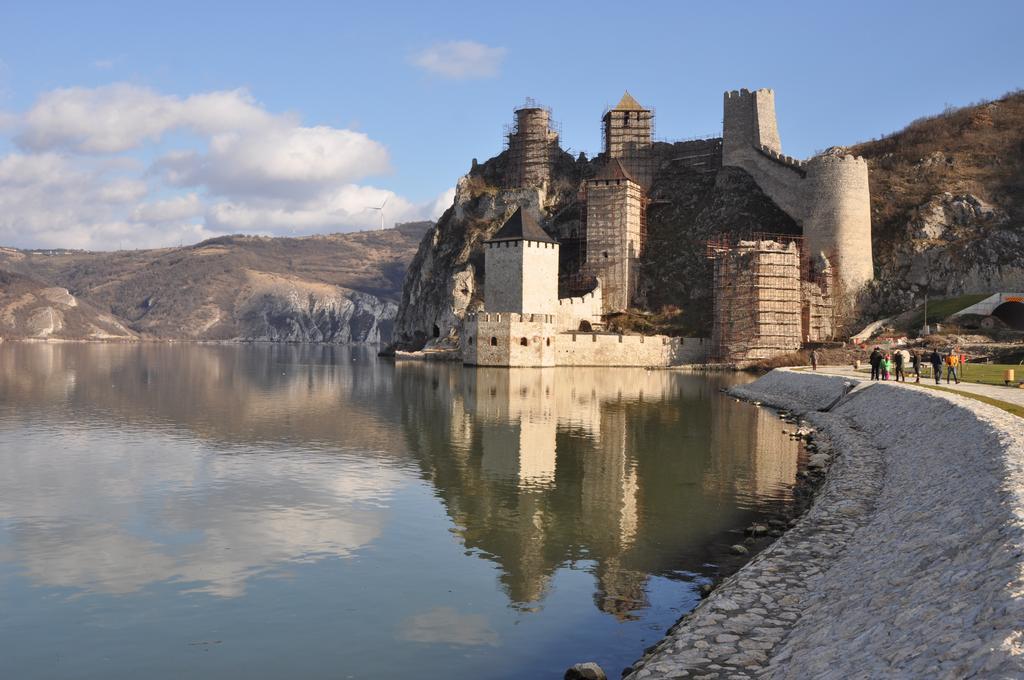 Apartman Bogojevic Golubac Luaran gambar